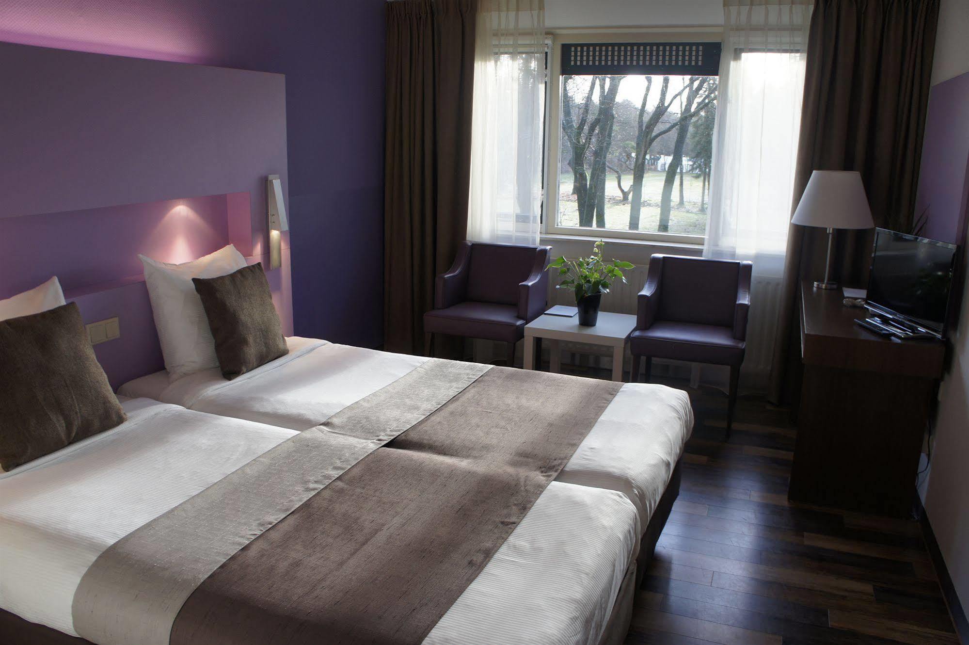 Hotel 50|50 Belmont 3*
